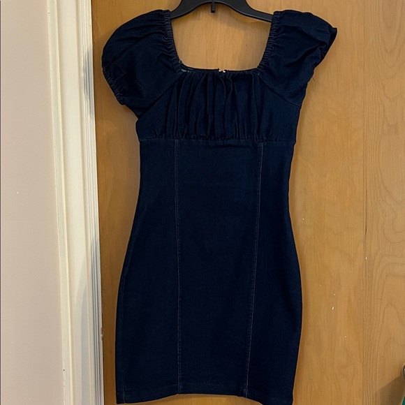 Elegant Navy Mini Dress with Puff Sleeves - Picture 1 of 3